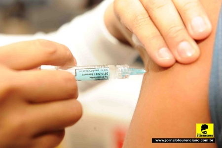 HOJE, terça-feira (23) será a vacinação das pessoas com 75 e 74 anos