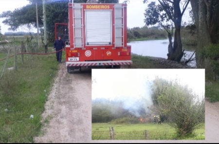 Bombeiros controlaram incêndio em matagal próximo a ponte do Arroio São Lourenço