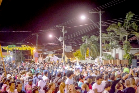 Carnaval lourenciano tem programação com desfiles na passarela e na praia