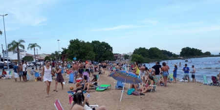 Onda de calor leva milhares às praias lourencianas