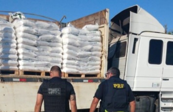 Polícia Federal, PRF e Brigada Militar apreendem 30 quilos de cocaína em carga de sal