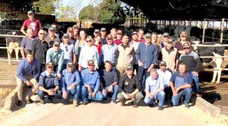 Agropecuária Querência leva 29 gestores de propriedades rurais à Jornada Técnica na Star Milk 