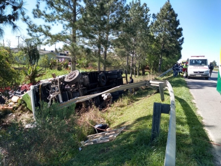 Colisão entre dois caminhões causou a morte de um dos motoristas