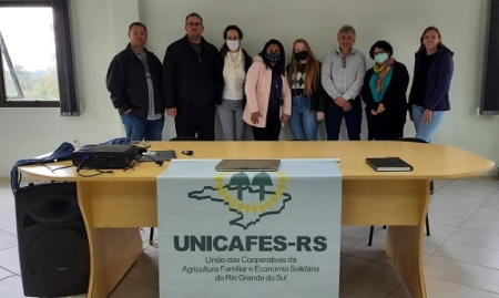 Curso de Gestão de Cooperativas discute cooperativismo na região sul em seminário no interior de SLS