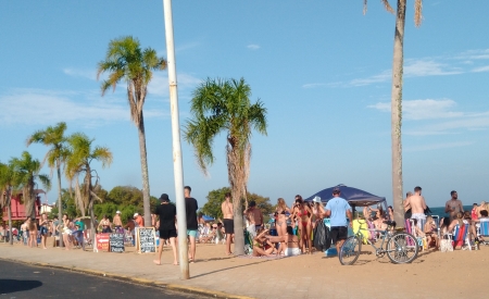 Praias lotadas no feriadão de Carnaval em São Lourenço do Sul