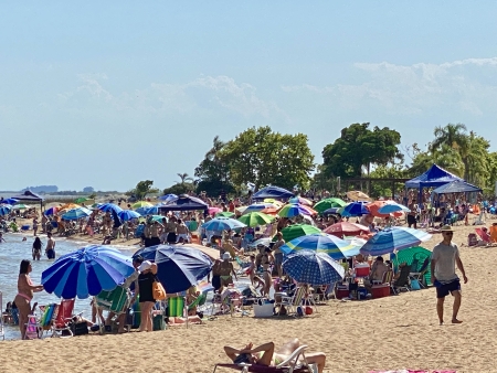 Mais um dia de praias cheias em São Lourenço do Sul
