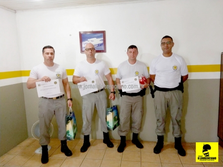 POLICIAIS MILITARES DA 4ª CIA RODOVIÁRIA DO 2º BRBM RECEBEM RECONHECIMENTOS
