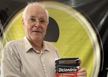 Dr. Edilberto Hammes lançou seu livro “o dicionário de sobrenomes” no último sábado em São lourenço do Sul