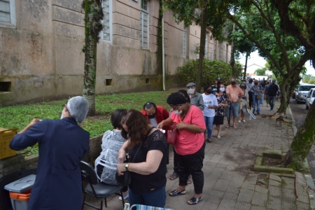 CALENDÁRIO DE VACINAÇÃO: Professores, gestantes com comorbidades, Deficientes sem BPC  e idosos de 80 a 82 anos serão vacinados nesta semana