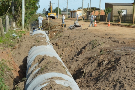Inicia obra de drenagem e canalização na rua Pedro Ulisses Duarte  