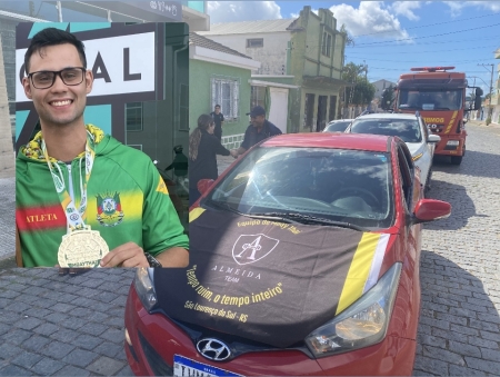 Carreata em homenagem ao atleta Vinicius Almeida Garcia aconteceu nesta manhã