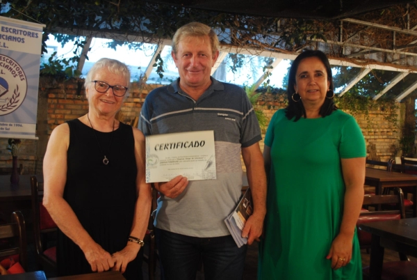 CEL – Centro de Escritores Lourencianos entrega certificado de “Empresa Amiga da Literatura” para COOPAR/Pomerano Alimentos
