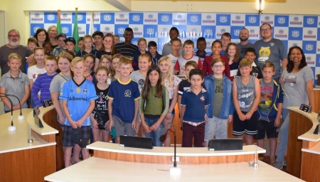 Escola Municipal de Ensino Fundamental Rodolpho Krüger visitou a Câmara Municipal