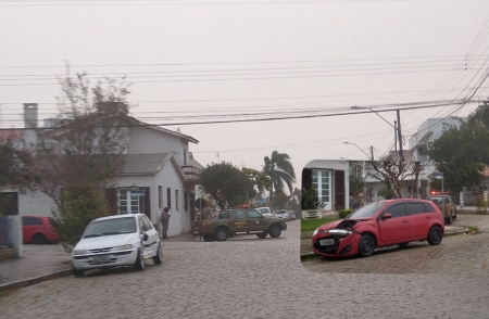 Mais um acidente no cruzamento das ruas Humaitá e Júlio de Castilhos