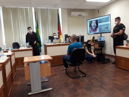 Acusado de homicídio está sendo julgado hoje, dia 28