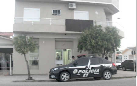 Arrombamento e furto em comércio na Avenida Izolina Passos