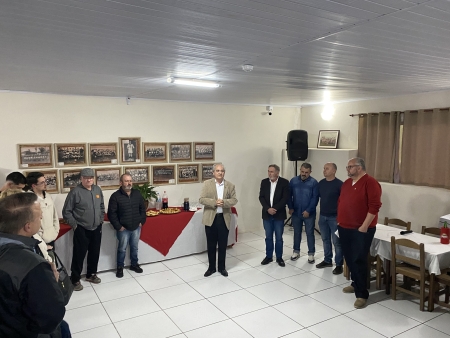 E.C. São Lourenço inaugurou nova quadra de esportes na noite desta sexta-feira