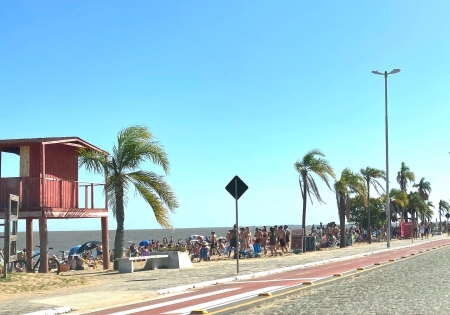 Praias de São Lourenço estão cheias já nesta sexta-feira