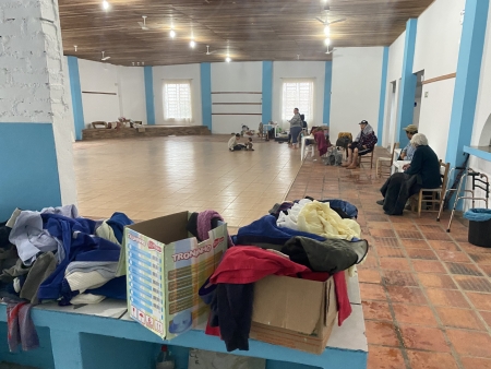 Alojamento já abriga 24 pessoas - Emergência ligue Defesa Civil