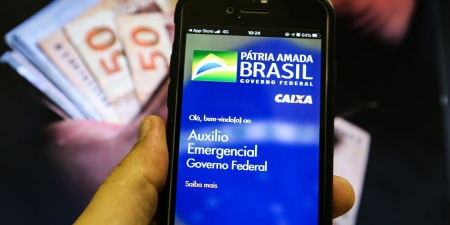 Trabalhadores nascidos em abril podem sacar auxílio emergencial