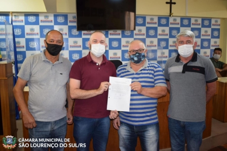 Osmar Caetano, do PDT, tomou posse no lugar da Vereadora Inês Waskow