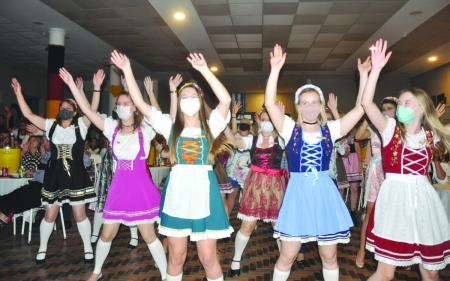 “Ich Liebe Oktober” realizada na Sociedade Sete de Setembro foi grande sucesso - Confira fotos: