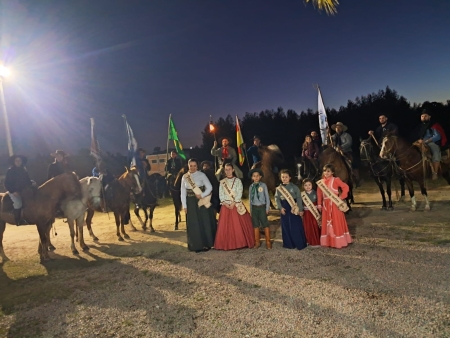 Ctg Galpão da Peonada juntamente com a sua patronagem foi participar da busca da Chama em Caixas do Sul
