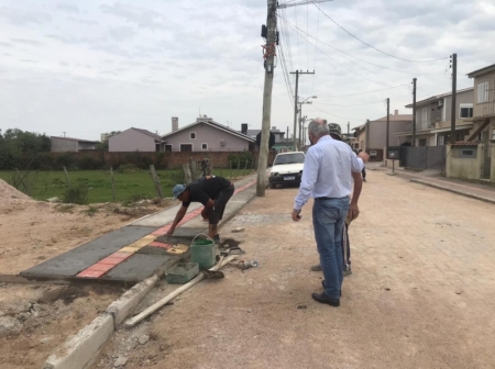 Travessa Fiorame está em fase final de pavimentação de calçadas
