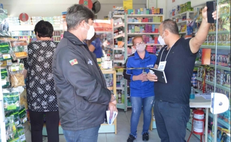 Comércio recebe orientações de combate ao coronavírus 