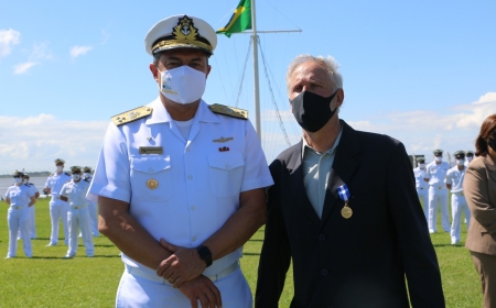Lourenciano recebe título de Amigo da Marinha