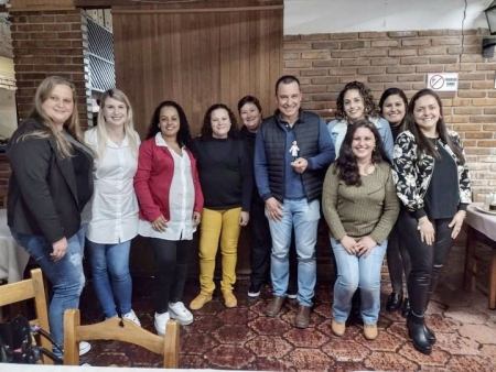 Dr. Arthur Gouvea comemora 10 anos de atividades com sua equipe