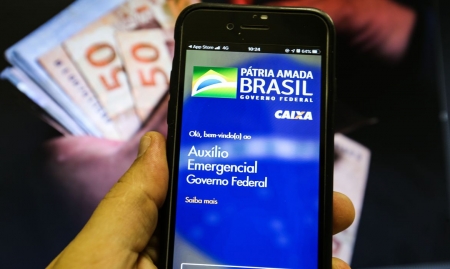 Caixa paga nesta quarta-feira auxílio para nascidos em novembro e dezembro
