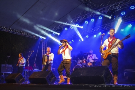 Show baile do Grupo Querência é atração no 34º Reponte da Canção