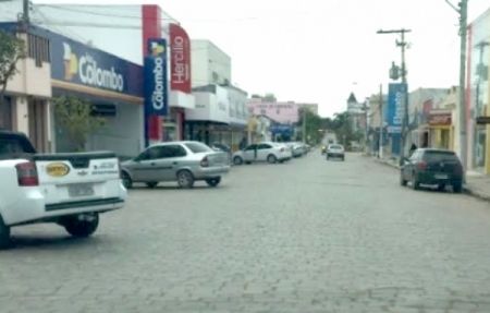 Comércio poderá ter tele-entrega e teleatendimento, com presença de um trabalhador, após alteração do Decreto