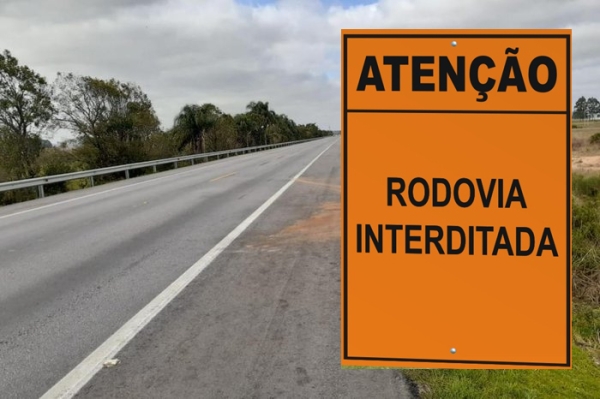 Atenção! Pista totalmente bloqueada no km 421 da BR-116, em Cristal, próximo ao Parque Bento Gonçalves
