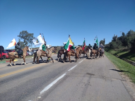 Após Cerimônia da 74° Geração e distribuição da Chama Crioula Chegada da chama