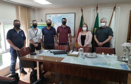 SMTIC e Iate Clube pautam sinalização náutica em reunião com o Porto de Pelotas