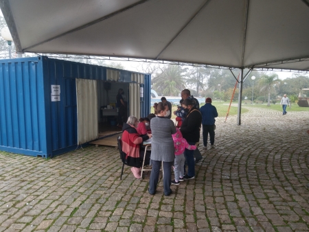 Secretaria de Saúde realizou vacinação contra Covid e Influenza na praça central sábado último