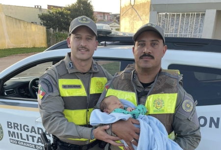 Brigada Militar de São Lourenço do Sul salva recém-nascido engasgado