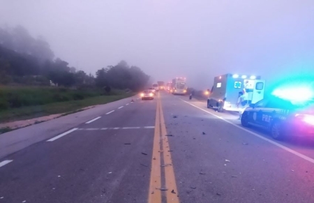 Final de semana: Acidente entre ônibus e caminhão deixa feridos na BR-116 em Cristal