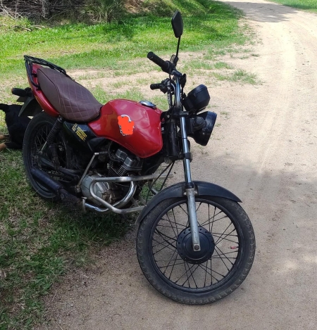 Batalhão Rodoviário da Brigada Militar realiza prisão e apreensão de moto com placa clonada em São Lourenço
