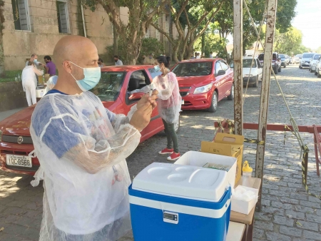 311 pessoas com 64 anos foram vacinados nesta sexta-feira em São Lourenço do Sul