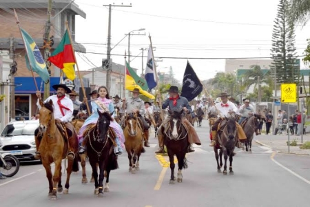 Confira o trajeto do desfile de cavalarianos no 20 de setembro