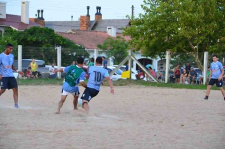 Campeonato Praiano de Futebol de Areia inicia hoje, terça-feira (18)