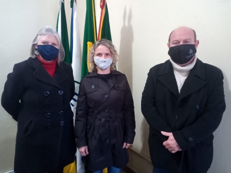 Causa animal é pauta de encontro da Vereadora Fabiane (PSB) e o Prefeito de Turuçu Ivan Scherdien