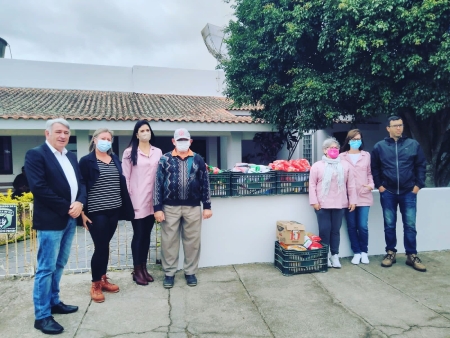 Iate Clube de SLS entregou mais de 180 kg de alimentos ao Lar dos Velhinhos Santo Antônio