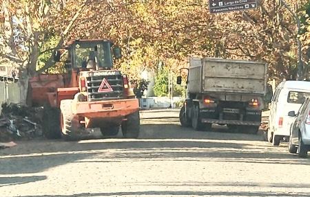 Secretaria de Obras trabalha para normalizar recolhimento de entulhos