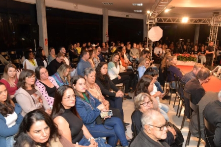 SUCESSO ABSOLUTO: MODA VITRINE MOBILIZOU COMUNIDADE, EMPRESAS E LIDERANÇAS EM UMA NOITE DE BRILHANTISMO