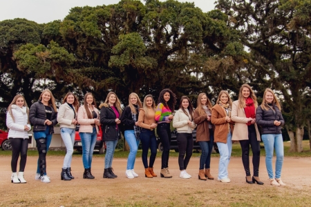 Neste domingo (10) serão escolhidas as novas soberanas dos Concursos Rainha do Colono e Rainha do Motorista