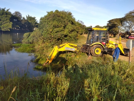 SMOU realiza limpeza da vegetação próxima a ponte do arroio São Lourenço